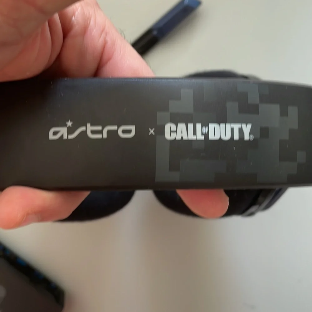 Call of Duty A20 wireless headset for PlayStation 4 and PC wires included